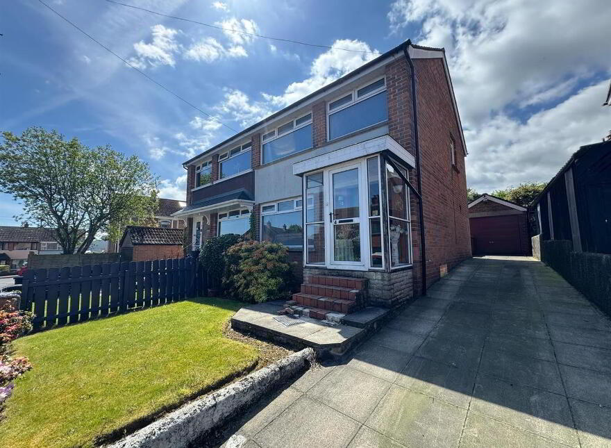 4 Braeside Park, Doagh Road, Newtownabbey, BT36 6AS photo