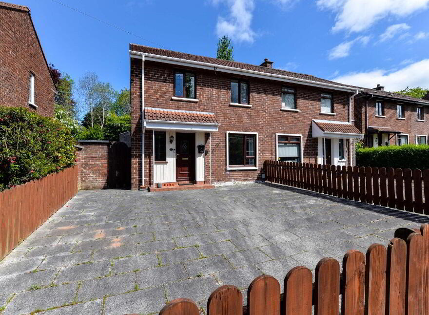 50 Knockwood Crescent, Belfast, BT5 6GE photo
