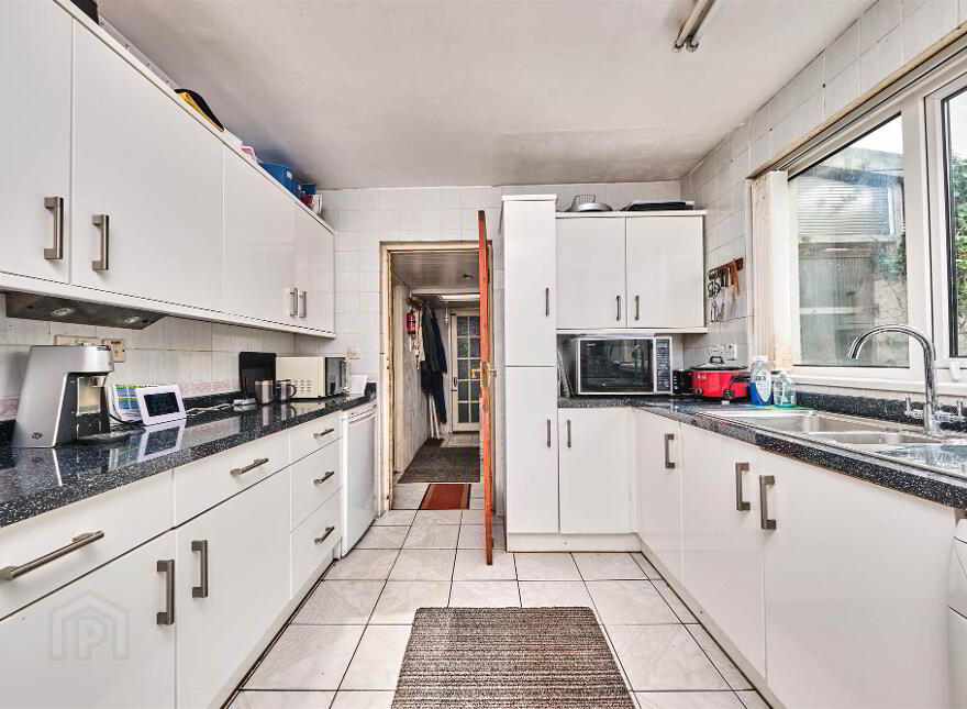 23 Lansdowne Crescent, Portrush, BT56 8AY