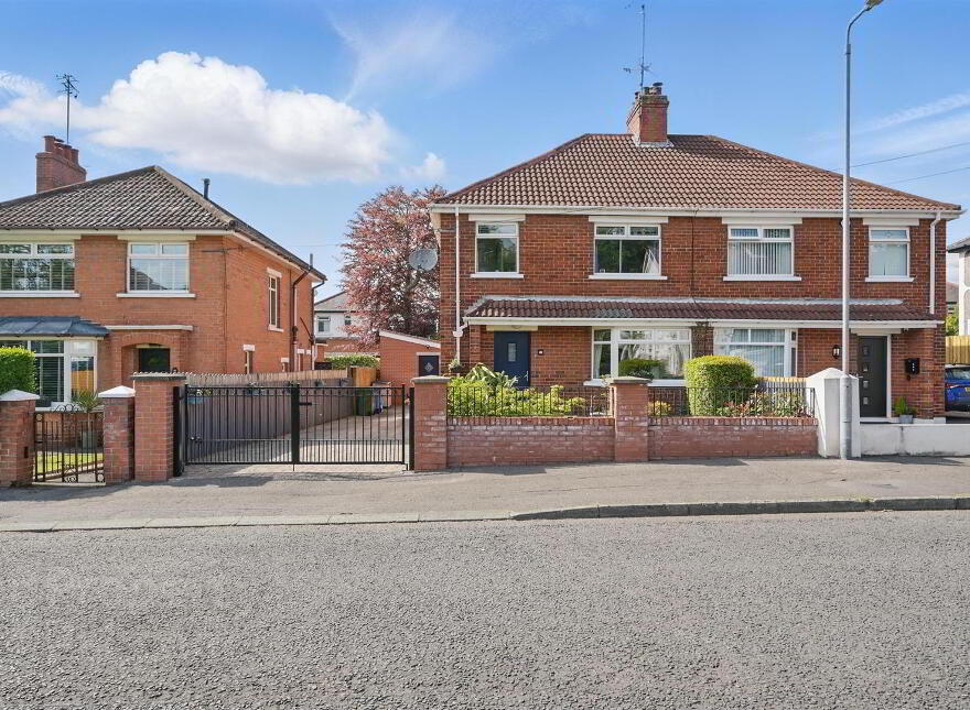 13 Beechlawn Park, Dunmurry, Belfast, BT17 9NR photo