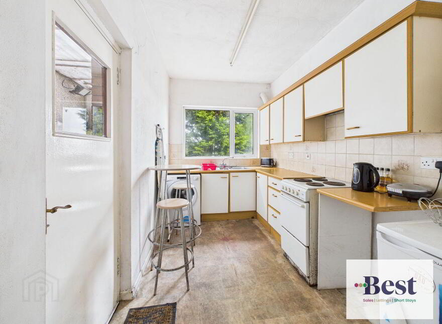 30 Bank Road, Larne, BT40 3AN