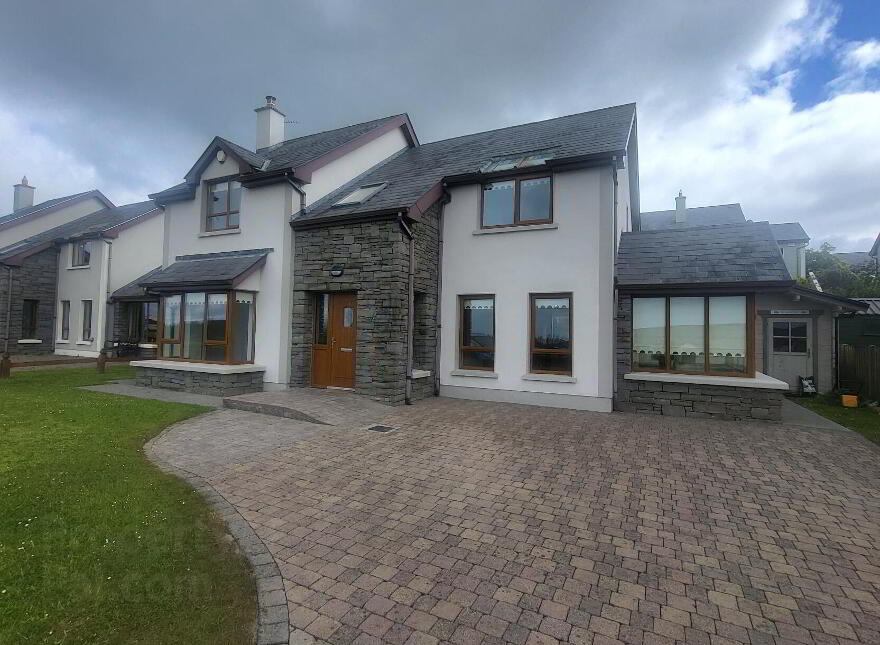 13 Shannon Cove, Dromod, N41V297 photo