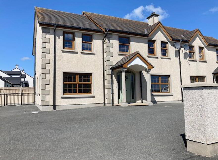 16 Sheemore Crest, Newcastle Road, Kilkeel, BT34 4FA photo