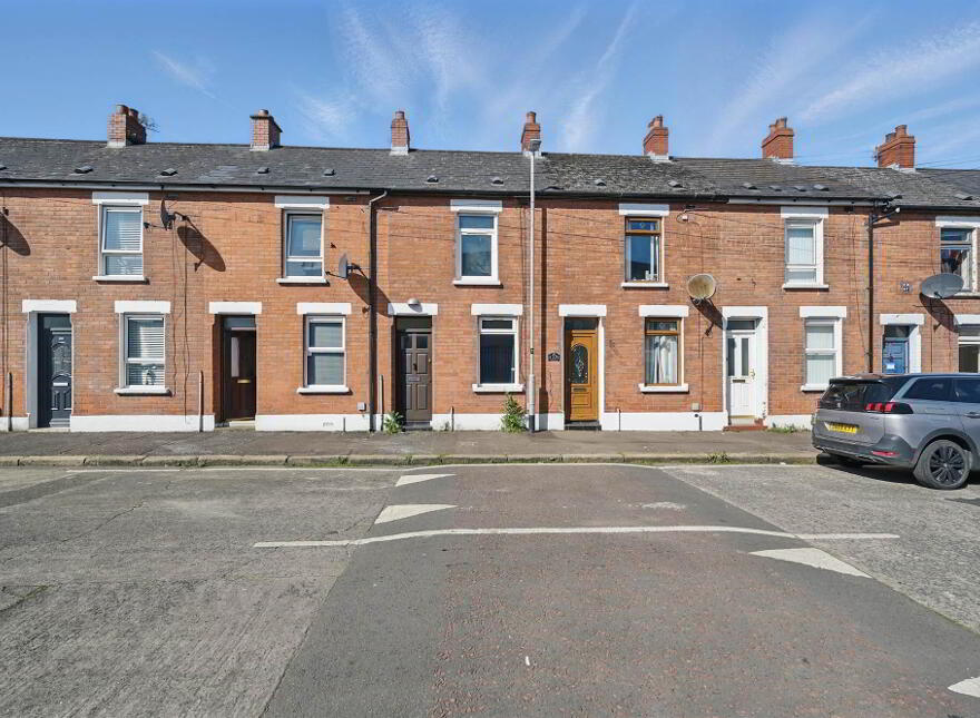 35 Connaught Street, Belfast, BT12 6GB photo