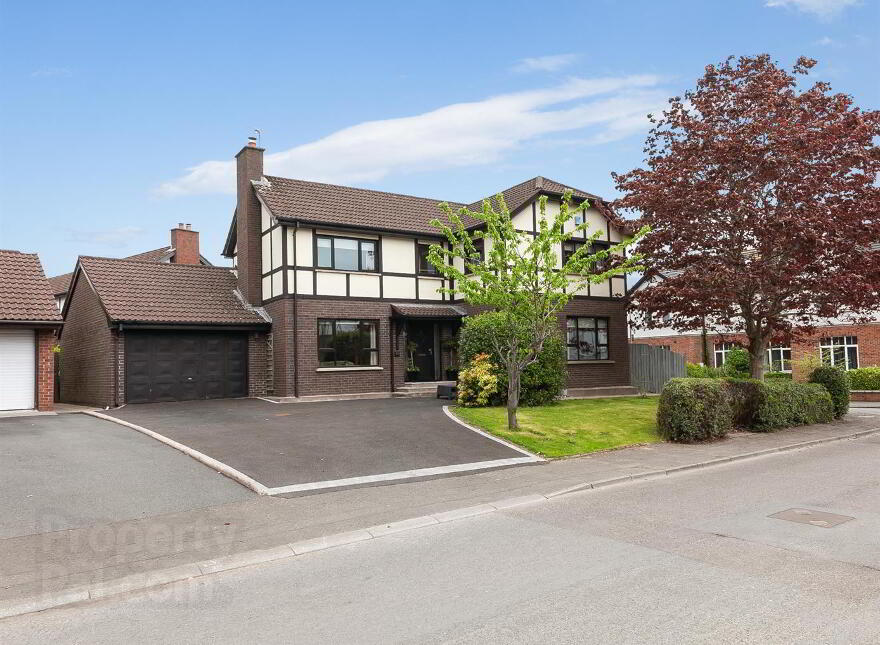 10 Castlehill Manor, Belfast, BT4 3QH photo