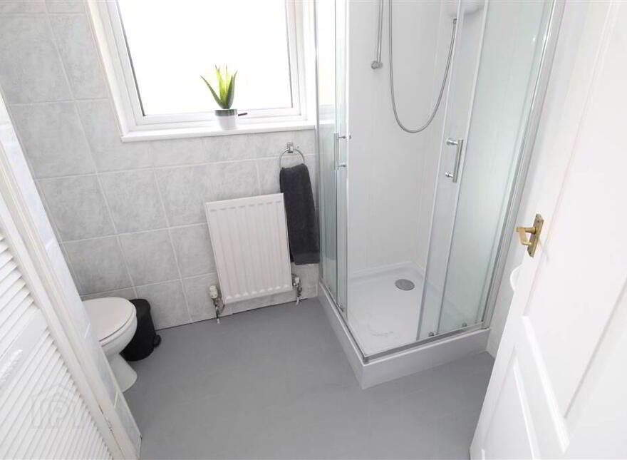 46 Knocknagoney Drive, Belfast, BT4 2QF