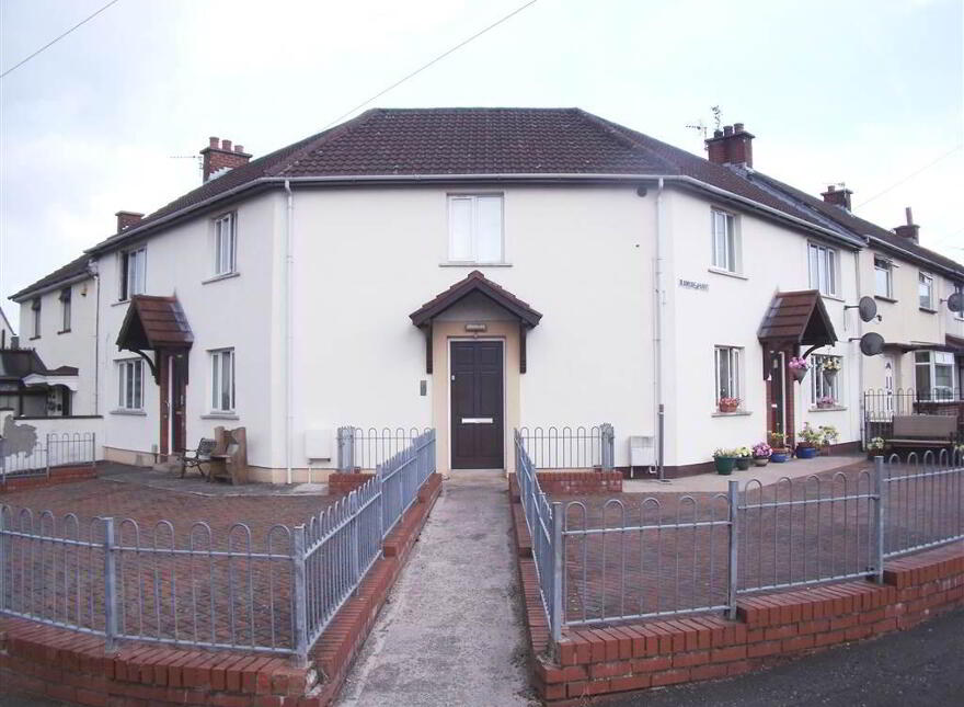 102c Inishowen Drive, Finaghy, Belfast, BT10 0EX photo