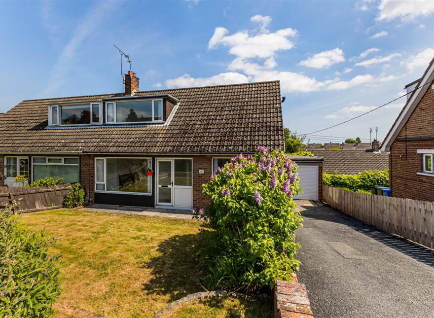 44 Innisfayle Park, Bangor, BT19 1DR photo