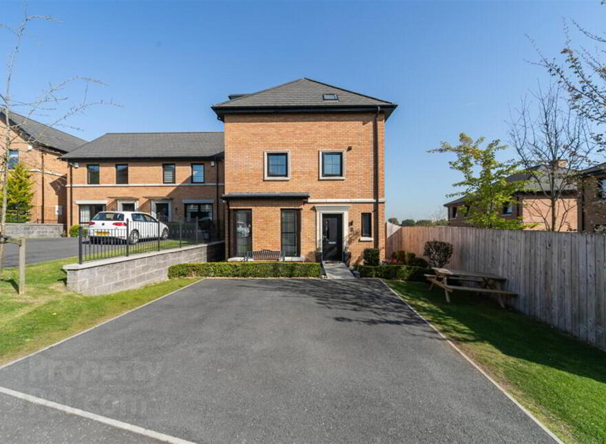 14 Ballantine Lane, Lisburn, BT27 5FG photo