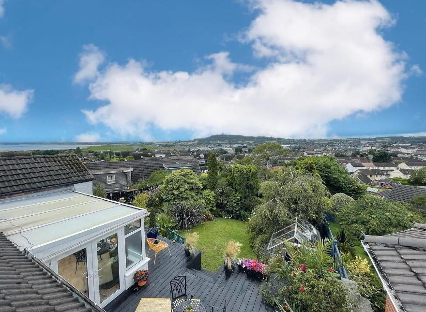 32 Strangford Heights, Newtownards, BT23 8ND photo