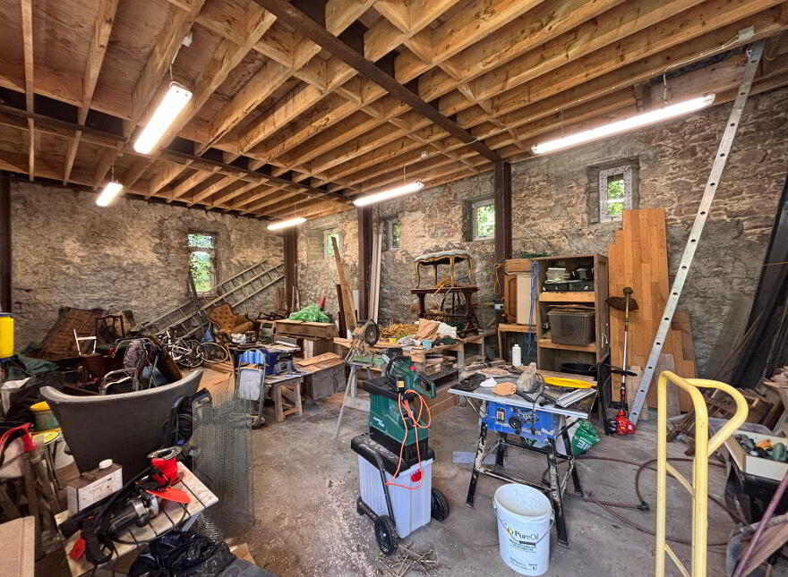 Mountanglesby, Clogheen, Cahir, Co. Tipperary, E21E025