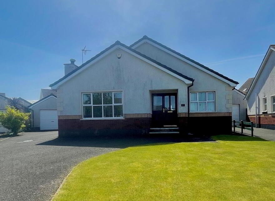 41 Primrose Crescent, Portrush, BT56 8TA photo