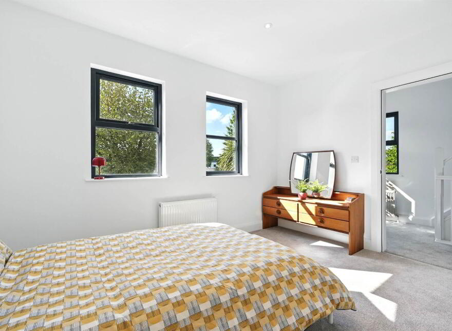 62 Earlswood Road, Ballyhackamore, Belfast, BT4 3DZ