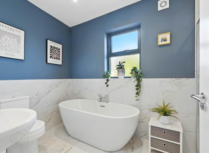 62 Earlswood Road, Ballyhackamore, Belfast, BT4 3DZ