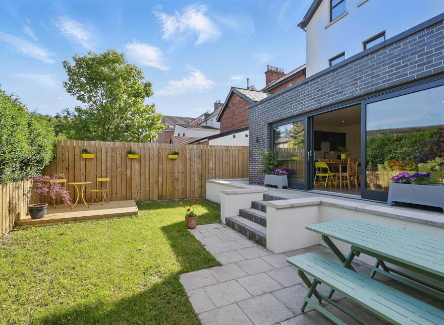 62 Earlswood Road, Ballyhackamore, Belfast, BT4 3DZ