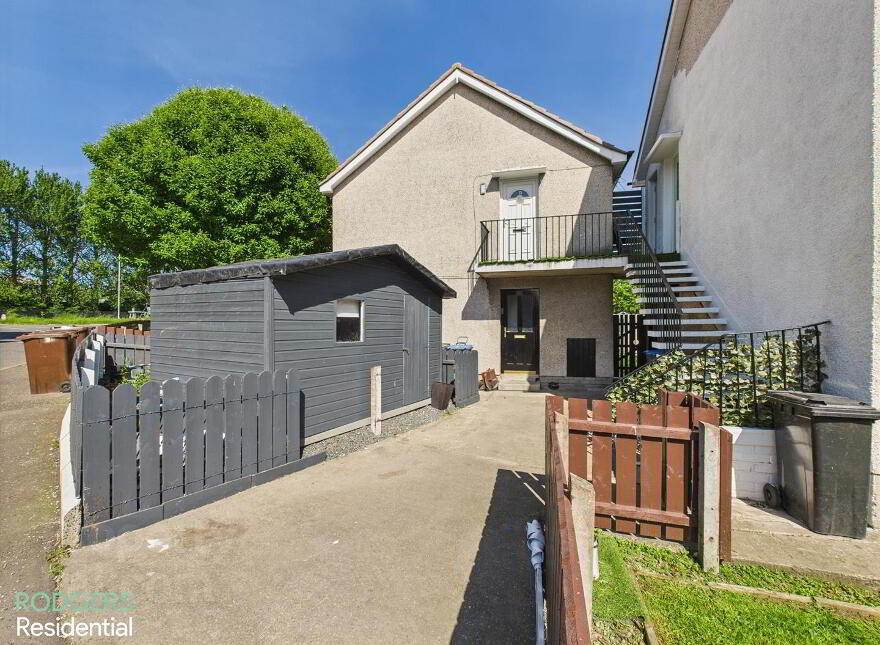 51d Davarr Avenue, Dundonald, Castlereagh, Belfast, BT16 2NT photo