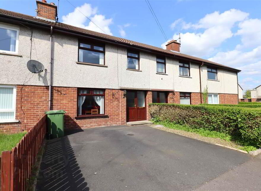 34 Jubilee Avenue, Liisburn, Lisburn, BT28 1EB photo