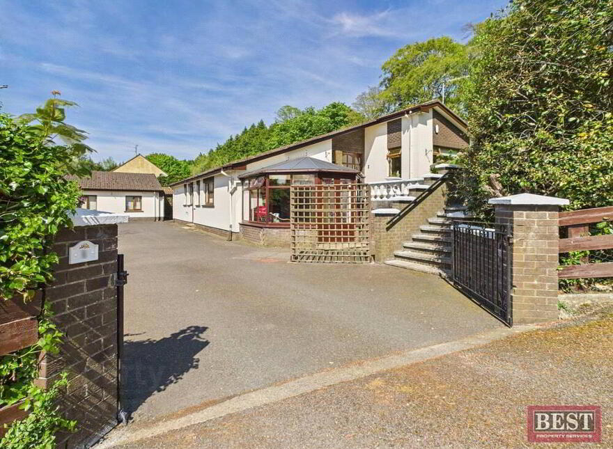 1 Greendale Crescent, Rostrevor, Newry, BT34 3HF photo