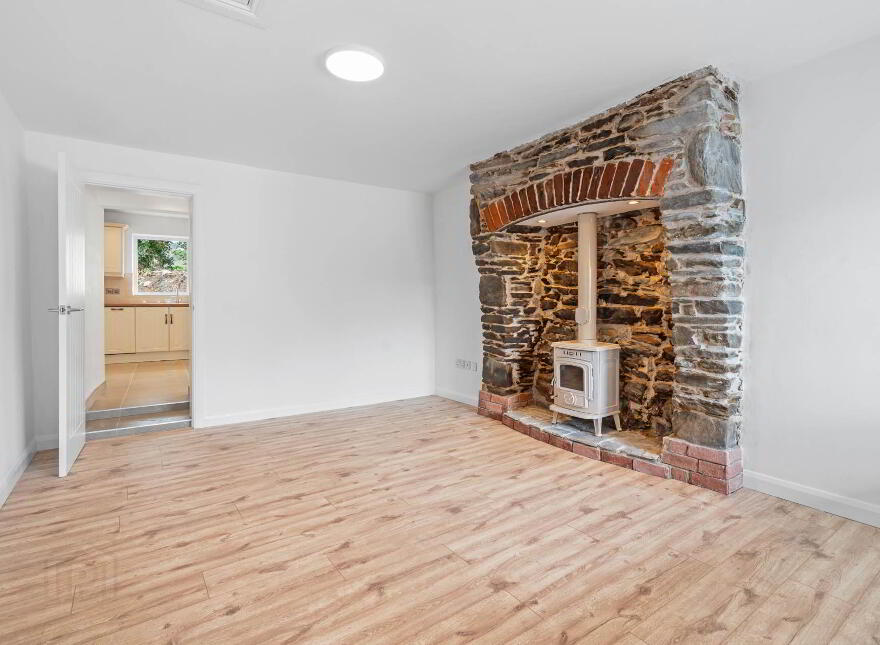 Meencarrigagh, Ballybofey, Lifford, F93E8PF