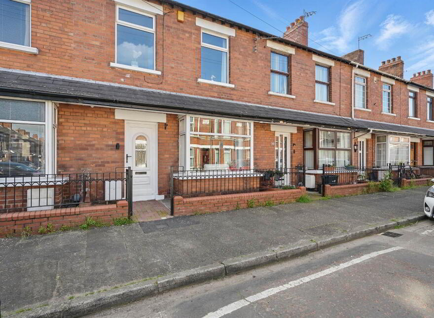 28 Woodcot Avenue, Belfast, BT5 5JA photo