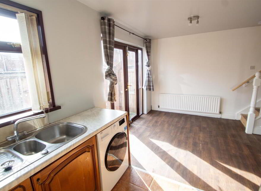 4 Iris Walk, Belfast, BT12 7BX