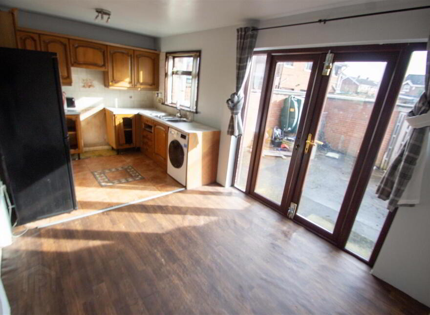 4 Iris Walk, Belfast, BT12 7BX