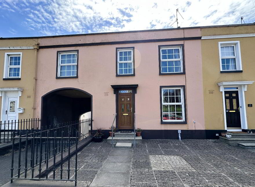 9 Brooke Terrace, Banbridge, BT32 4DU photo