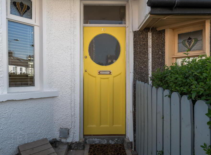 77 Downshire Road, Holywood, BT18 9LY