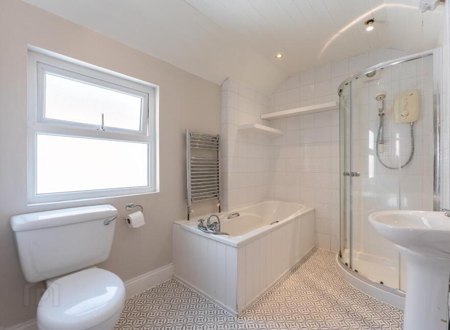 77 Downshire Road, Holywood, BT18 9LY