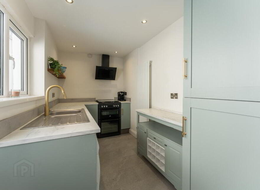 77 Downshire Road, Holywood, BT18 9LY