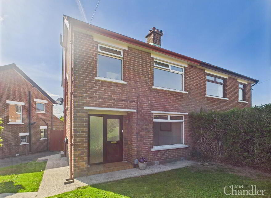 16 Glendale Avenue South, Belfast, BT8 6LG photo