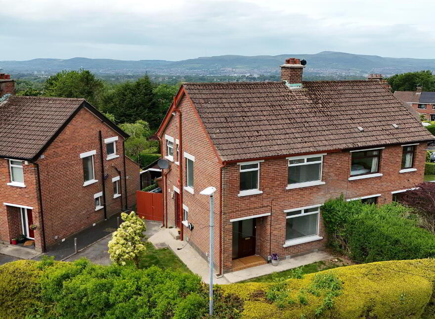 16 Glendale Avenue South, Belfast, BT8 6LG photo