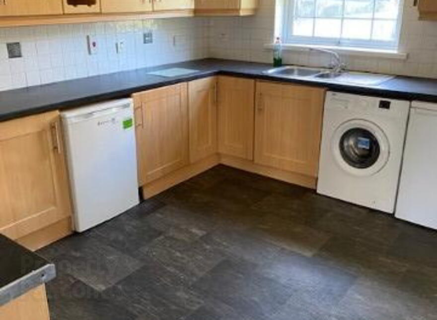8 Rosskeen Park, Hazelbank, Derry, BT48 0RH photo