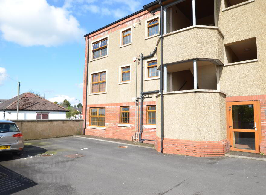 4 Broomhill Court, Magheralin, BT67 0UF photo