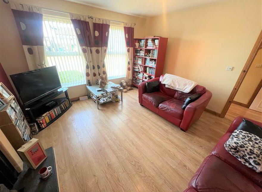 8 Lindara Park, Larne, BT40 2GD