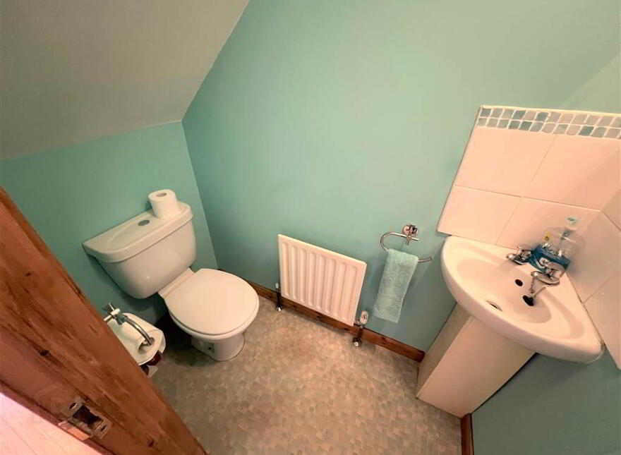 8 Lindara Park, Larne, BT40 2GD
