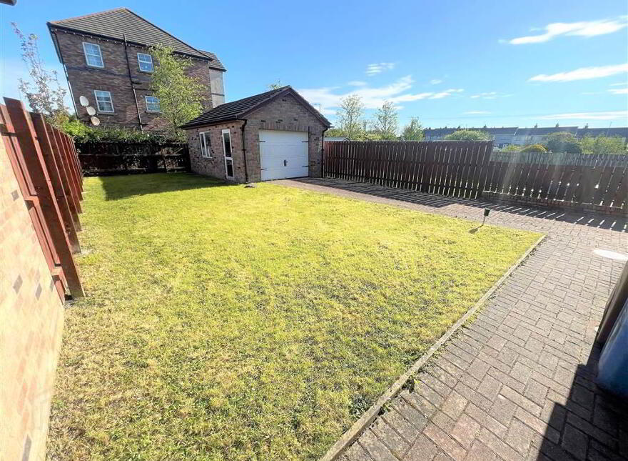 8 Lindara Park, Larne, BT40 2GD