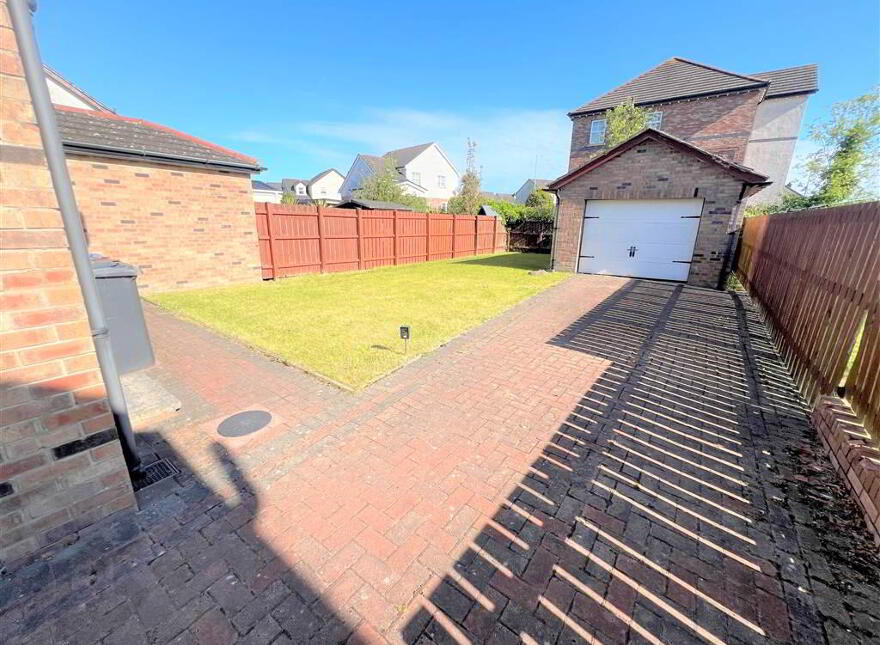 8 Lindara Park, Larne, BT40 2GD
