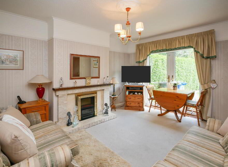15 Castlecoole Park, Belvoir Park, Belfast, BT8 7BE