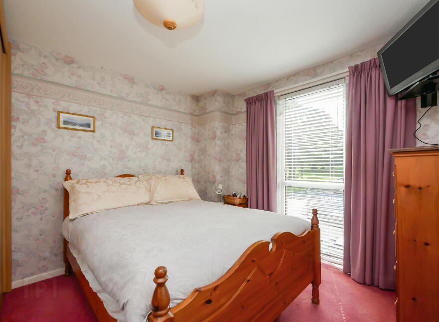 15 Castlecoole Park, Belvoir Park, Belfast, BT8 7BE