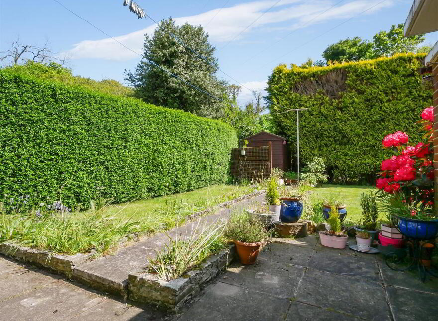 15 Castlecoole Park, Belvoir Park, Belfast, BT8 7BE
