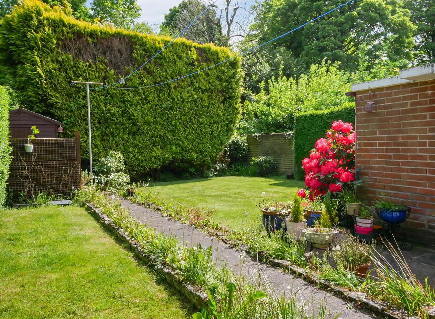 15 Castlecoole Park, Belvoir Park, Belfast, BT8 7BE