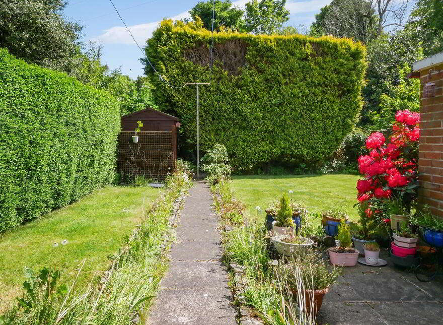 15 Castlecoole Park, Belvoir Park, Belfast, BT8 7BE