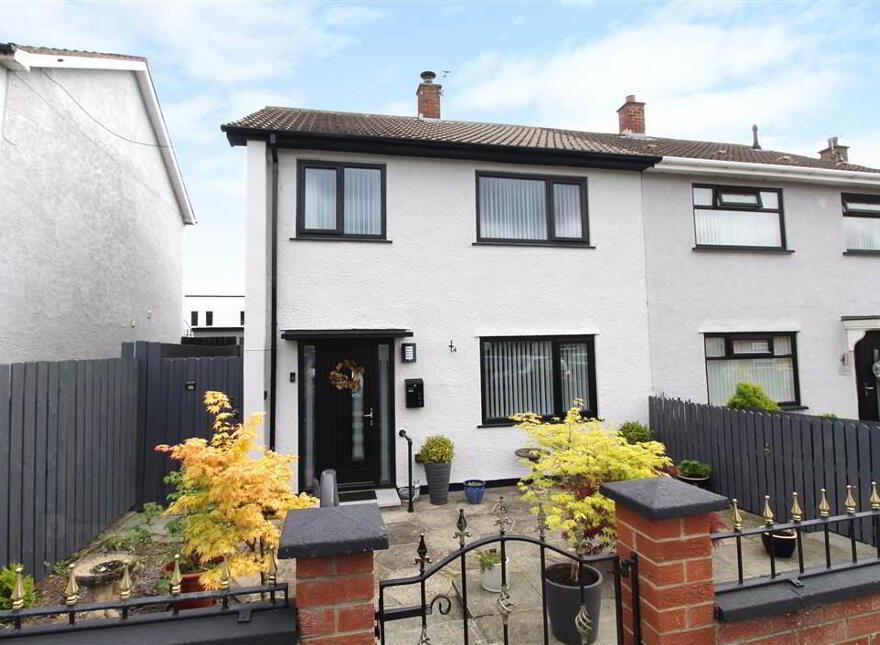 33 Enler Park East, Dundonald, Belfast, BT16 2DW photo