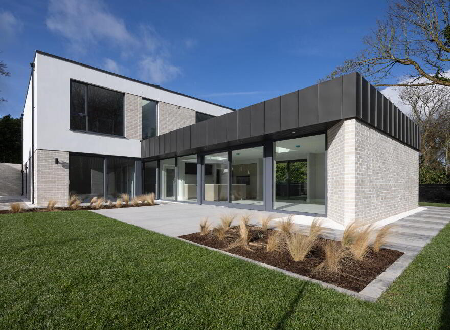 Monad, 7a Glen Road, Cultra, Holywood, BT18 0HB