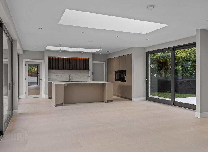 Monad, 7a Glen Road, Cultra, Holywood, BT18 0HB