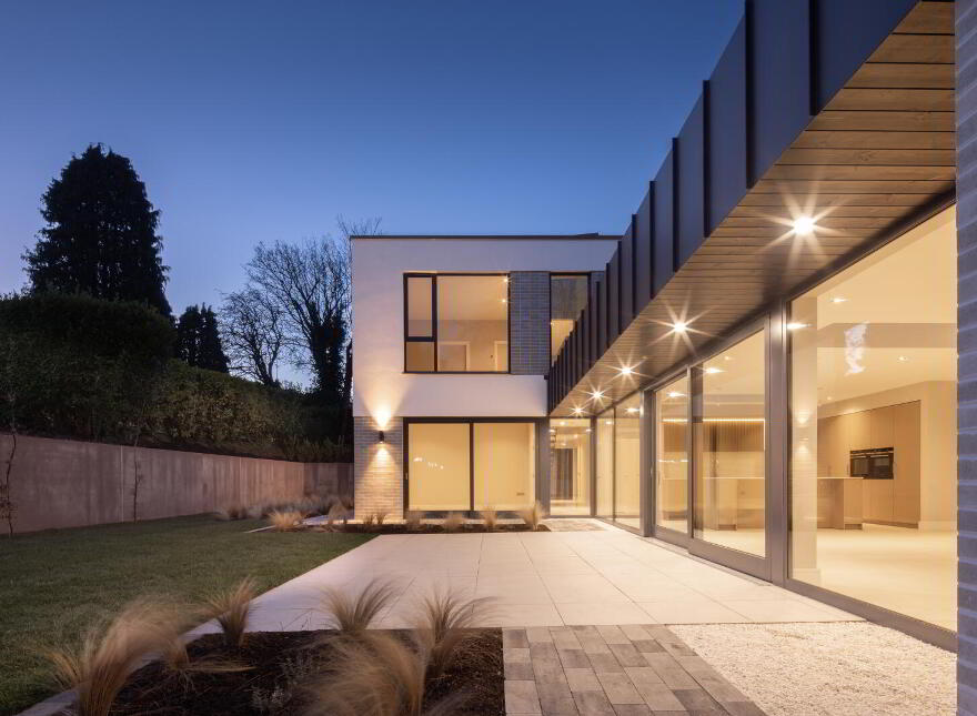 Monad, 7a Glen Road, Cultra, Holywood, BT18 0HB