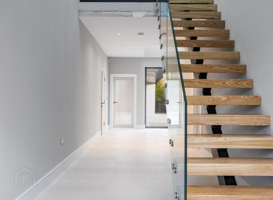 Monad, 7a Glen Road, Cultra, Holywood, BT18 0HB
