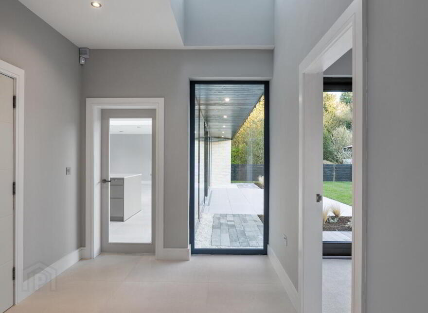 Monad, 7a Glen Road, Cultra, Holywood, BT18 0HB