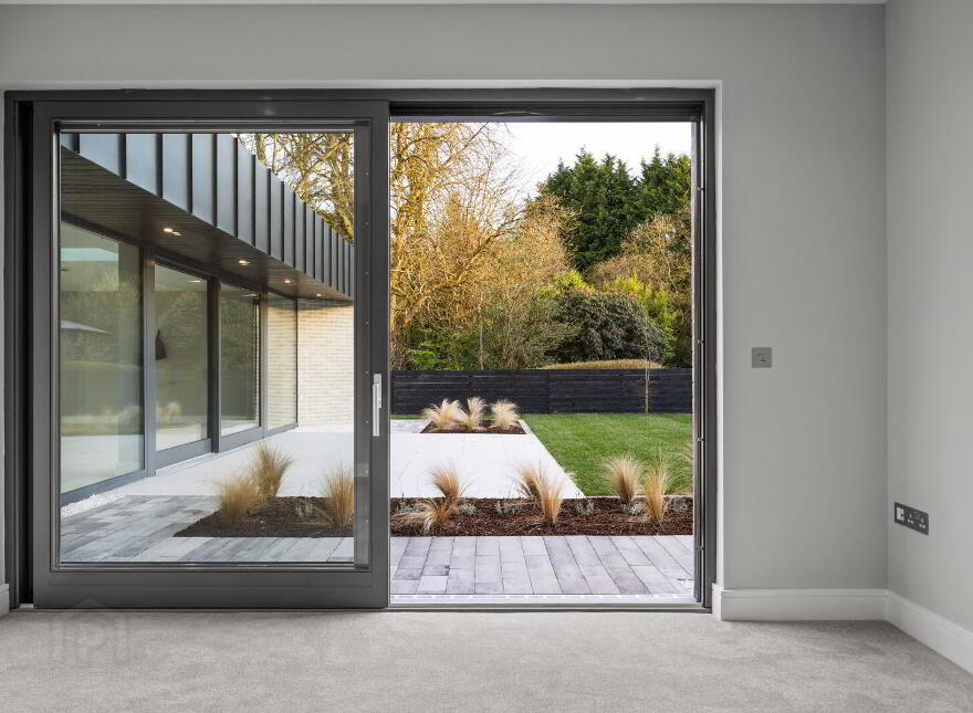 Monad, 7a Glen Road, Cultra, Holywood, BT18 0HB